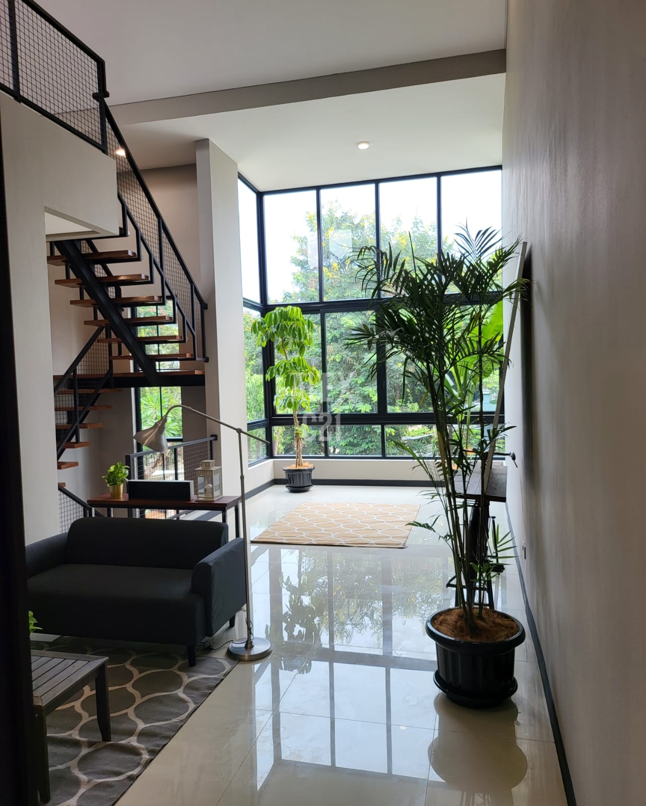 Dijual Rumah Baru Semifurnished 3,5 Lantai di Pondok Indah