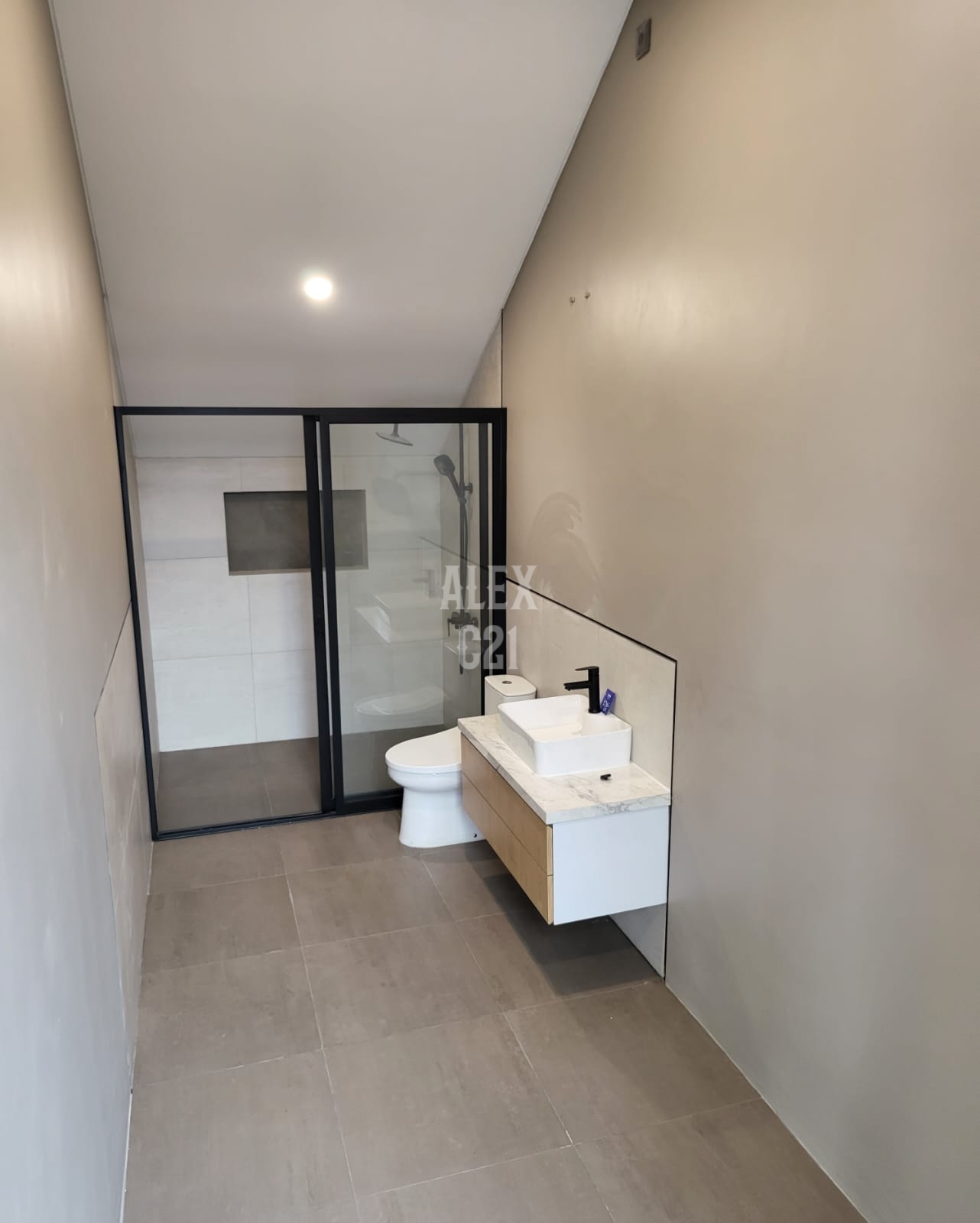 Dijual Rumah Baru Semifurnished 3,5 Lantai di Pondok Indah
