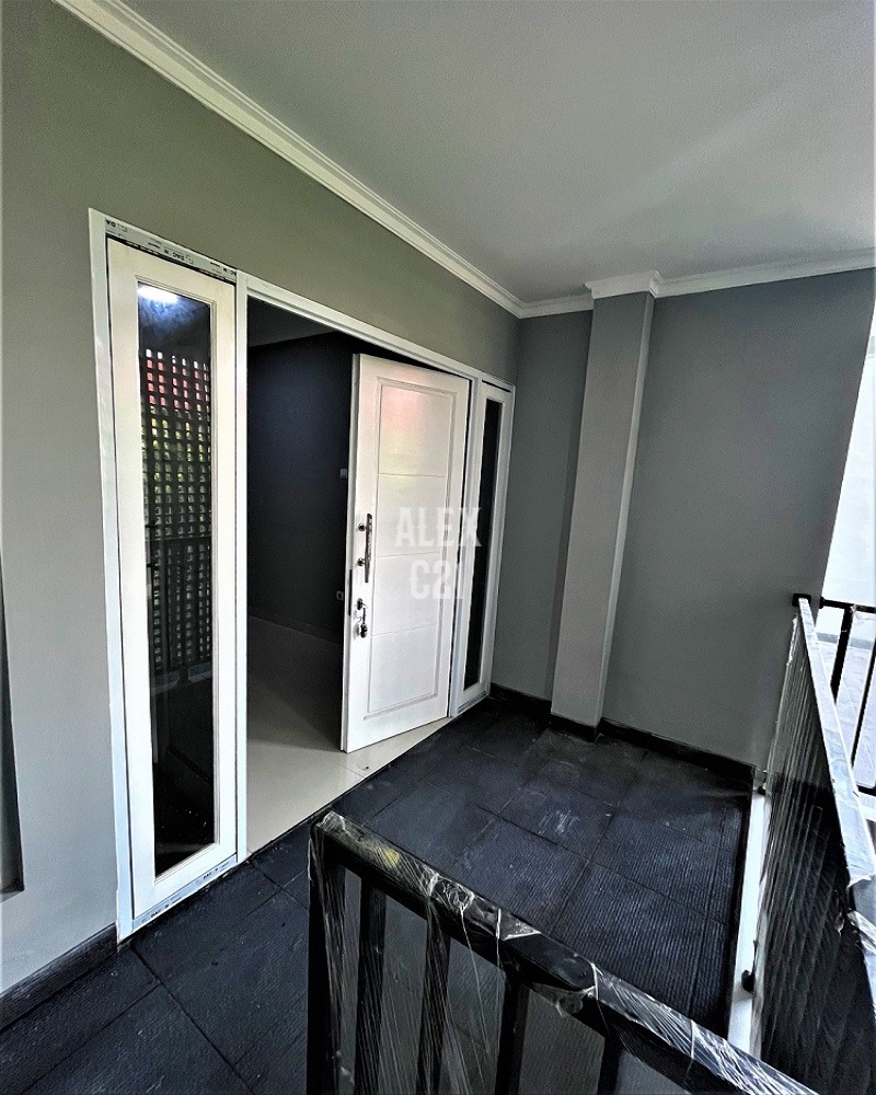 Dijual Rumah Baru 3 Lantai Design Minimalis di Pesanggrahan