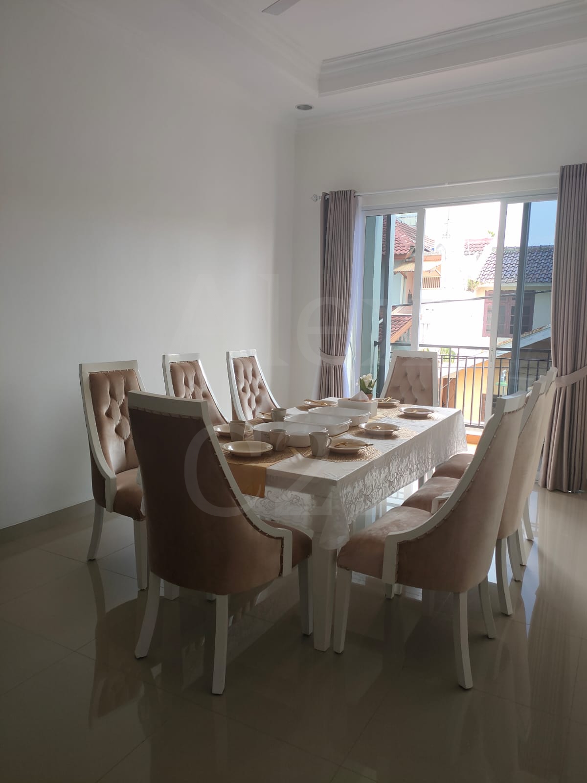 Dijual Rumah baru modern tropis 3 lantai di hook di jatibening