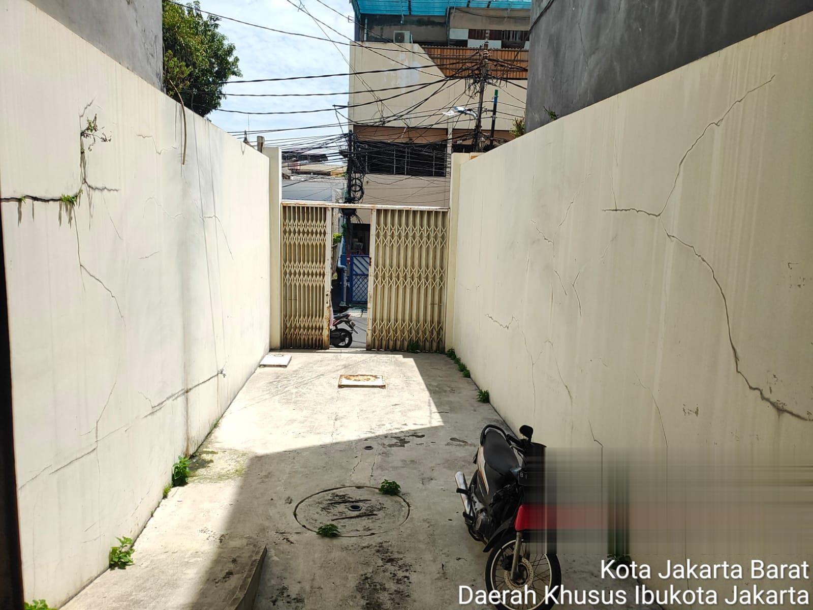 Dijual rumah x gudang di jl.Kemenangan, Glodok, Taman Sari