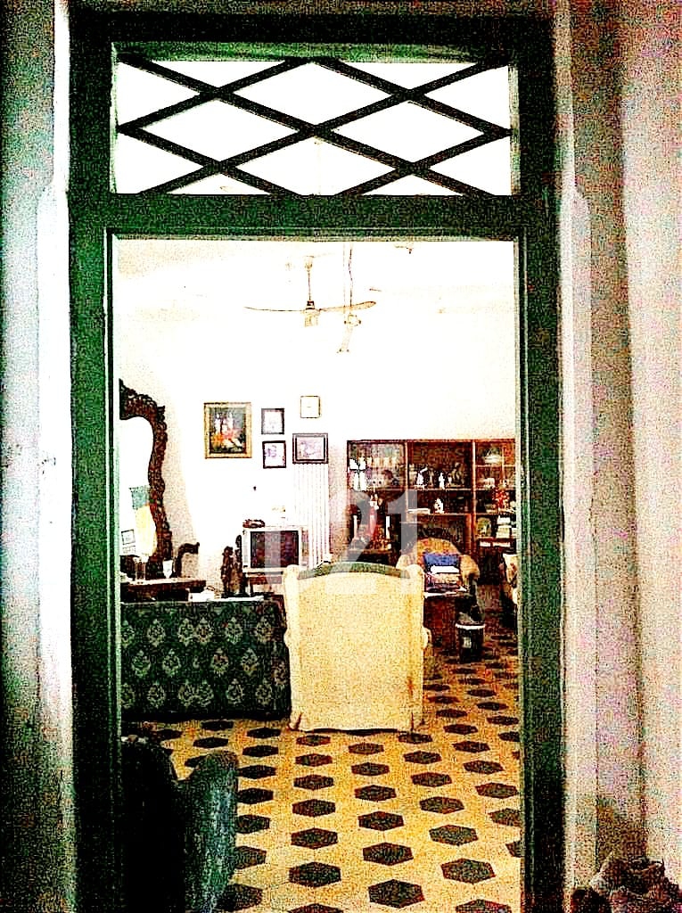 Dijual Cepat B U Rumah vintage, Senen, Jakarta Pusat