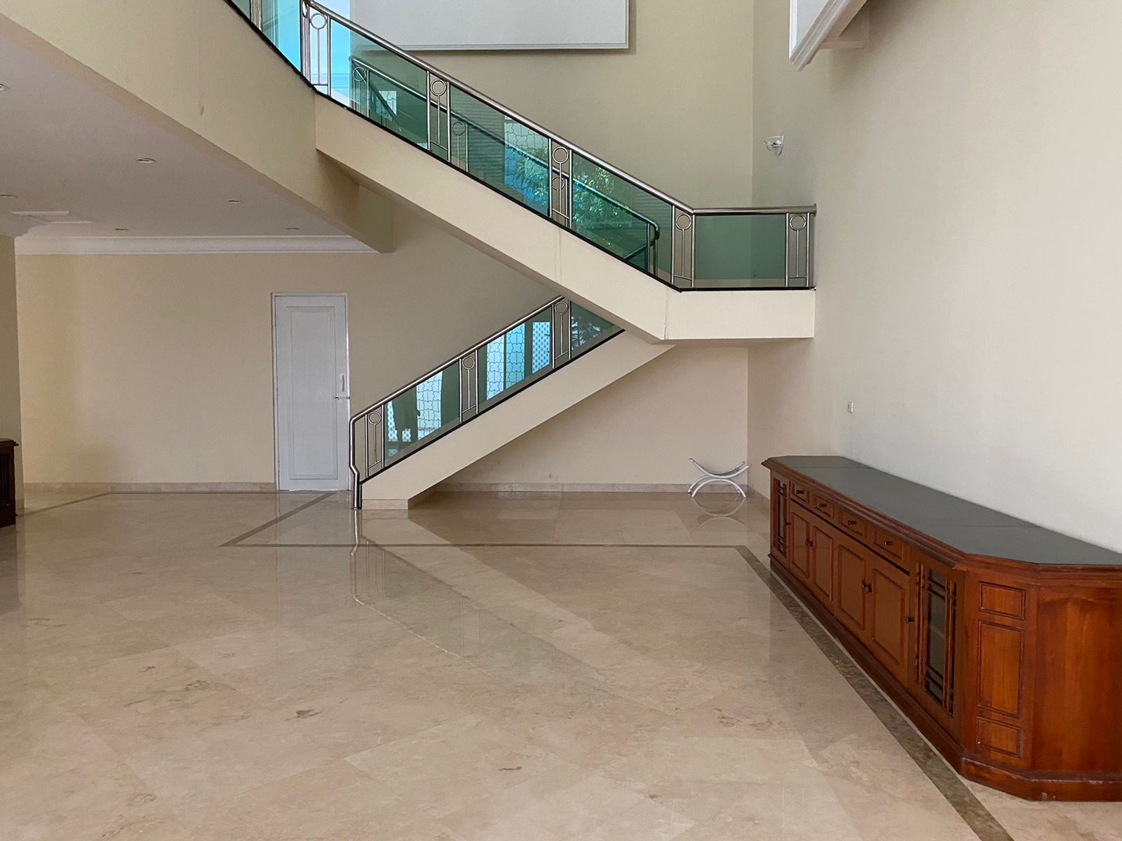 Dijual rumah mewah di Sunter Agung Podomoro, Tanjung Priok