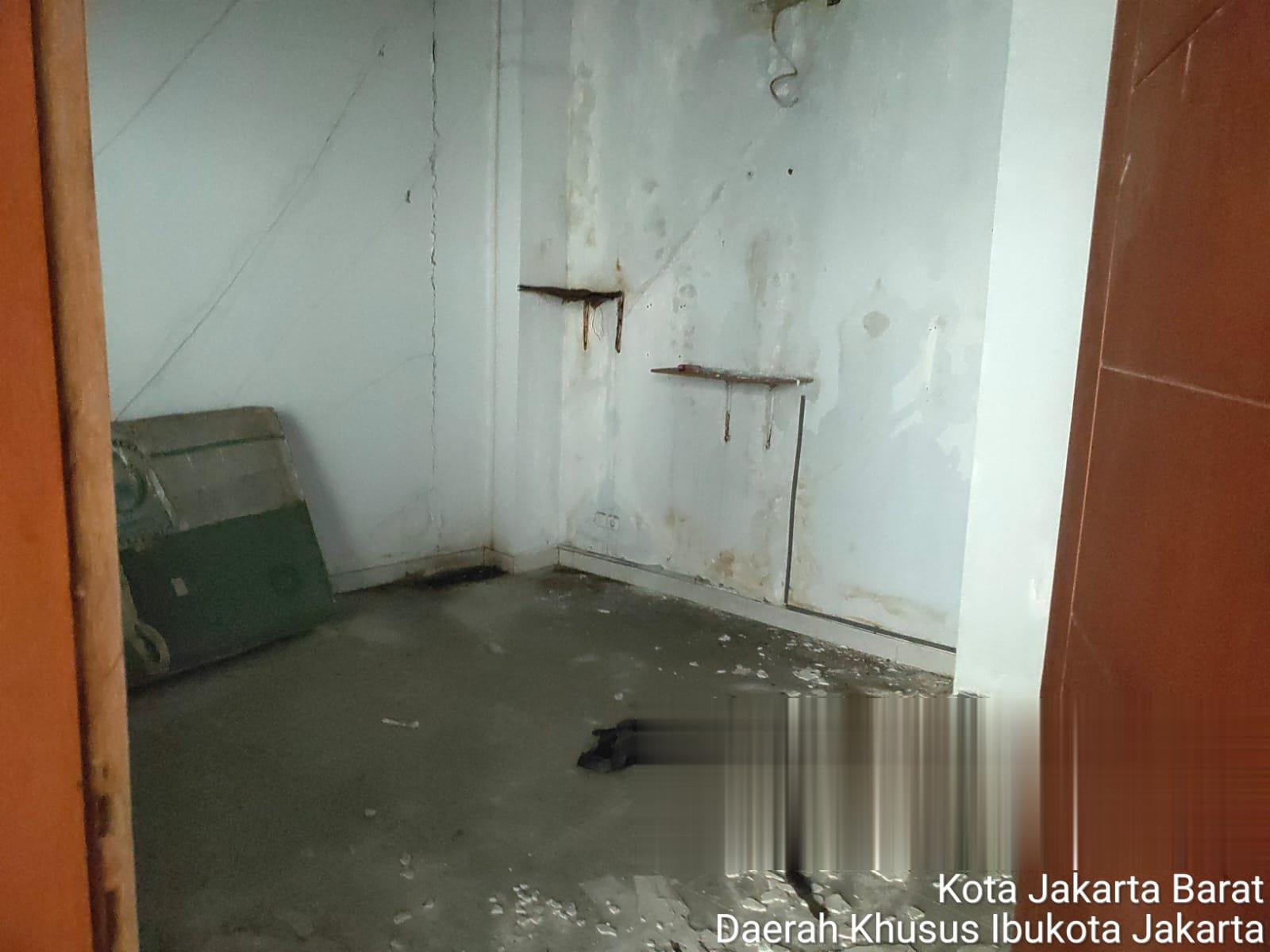 Dijual rumah x gudang di jl.Kemenangan, Glodok, Taman Sari