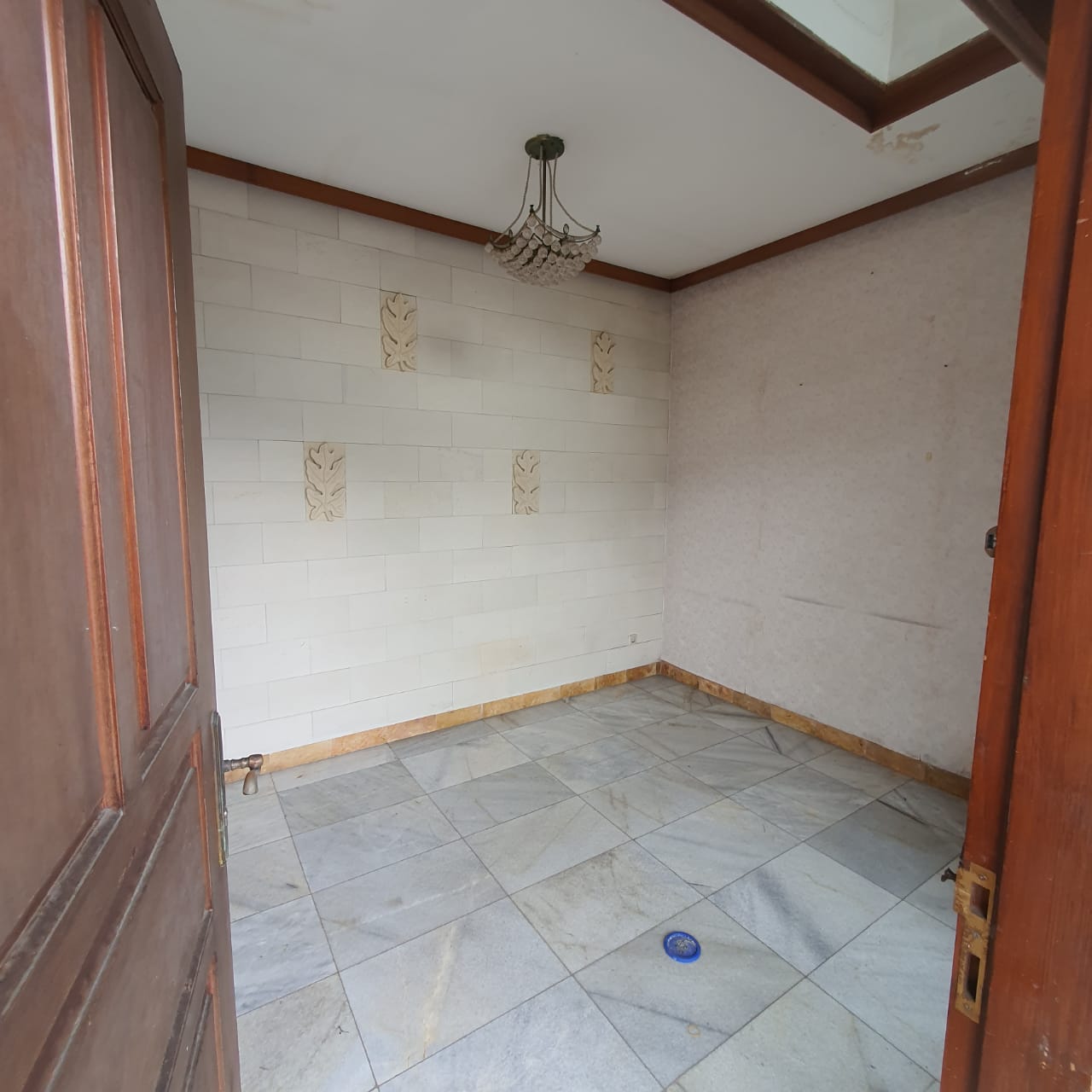 Dijual Rumah di Jl.Tosiga, Kebun Jeruk, Jakarta Barat