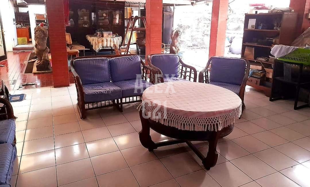 Dijual BU rumah tua Menteng, Cikini,Jakarta Pusat (hitung tanah)