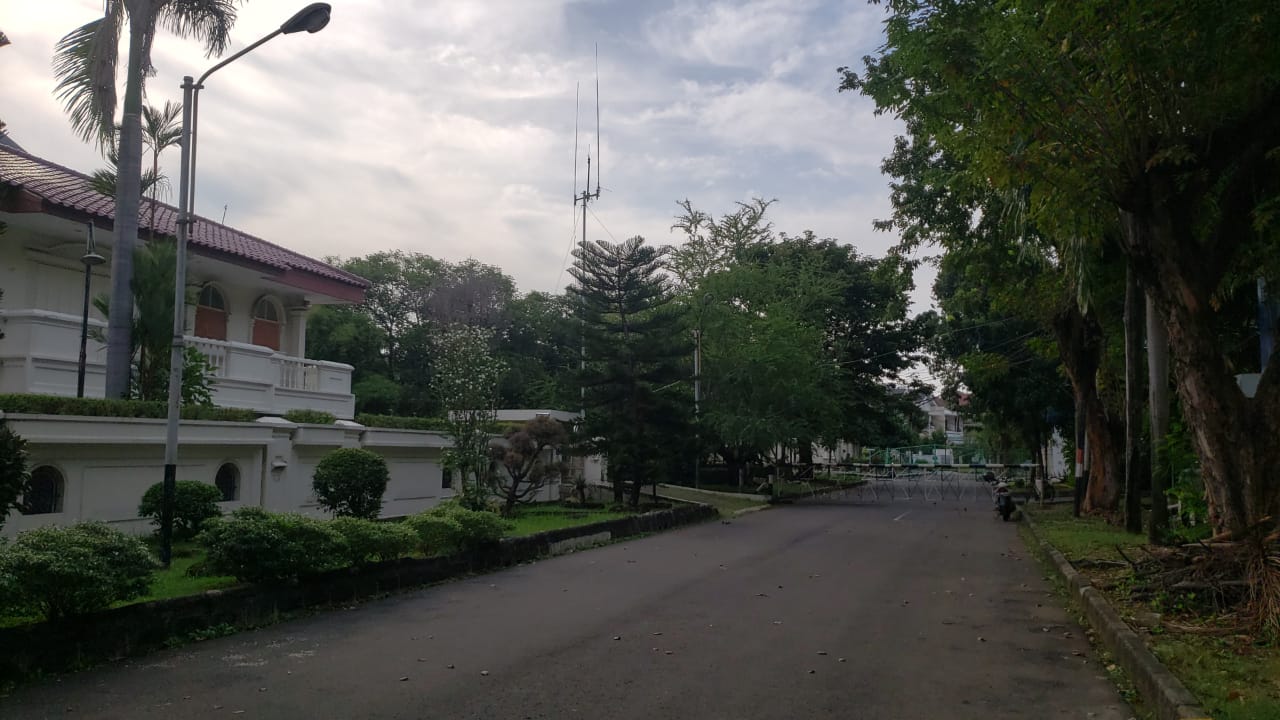 Dijual Rumah, Hitung Tanah Saja Jln. Parang Tritis, Ancol Barat