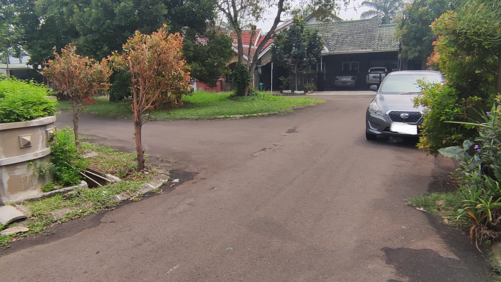 Dijual rumah komplek Siap Huni di Vila Dago Pamulang, Benda Baru