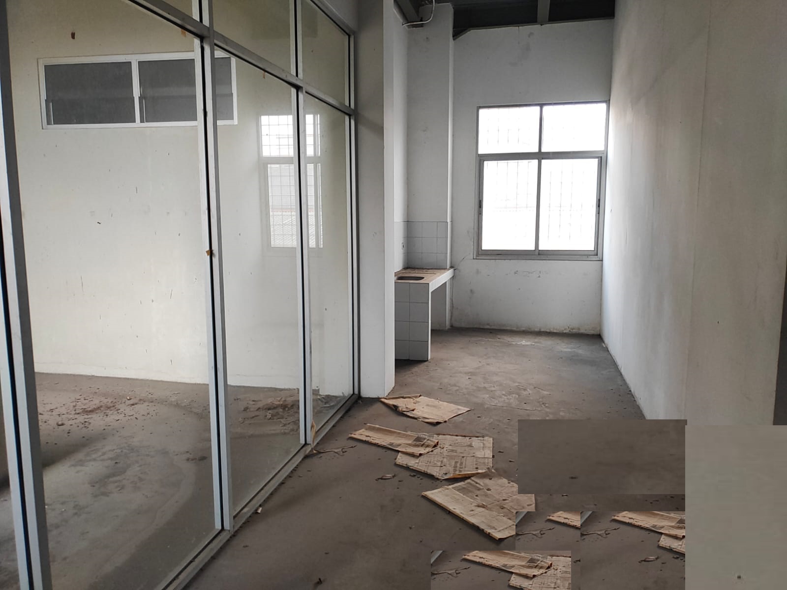 Dijual rumah x gudang di jl.Kemenangan, Glodok, Taman Sari