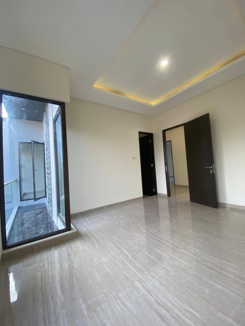 DIJUAL RUMAH INTERNATIONAL VILLAGE CITRALAND UTAMA