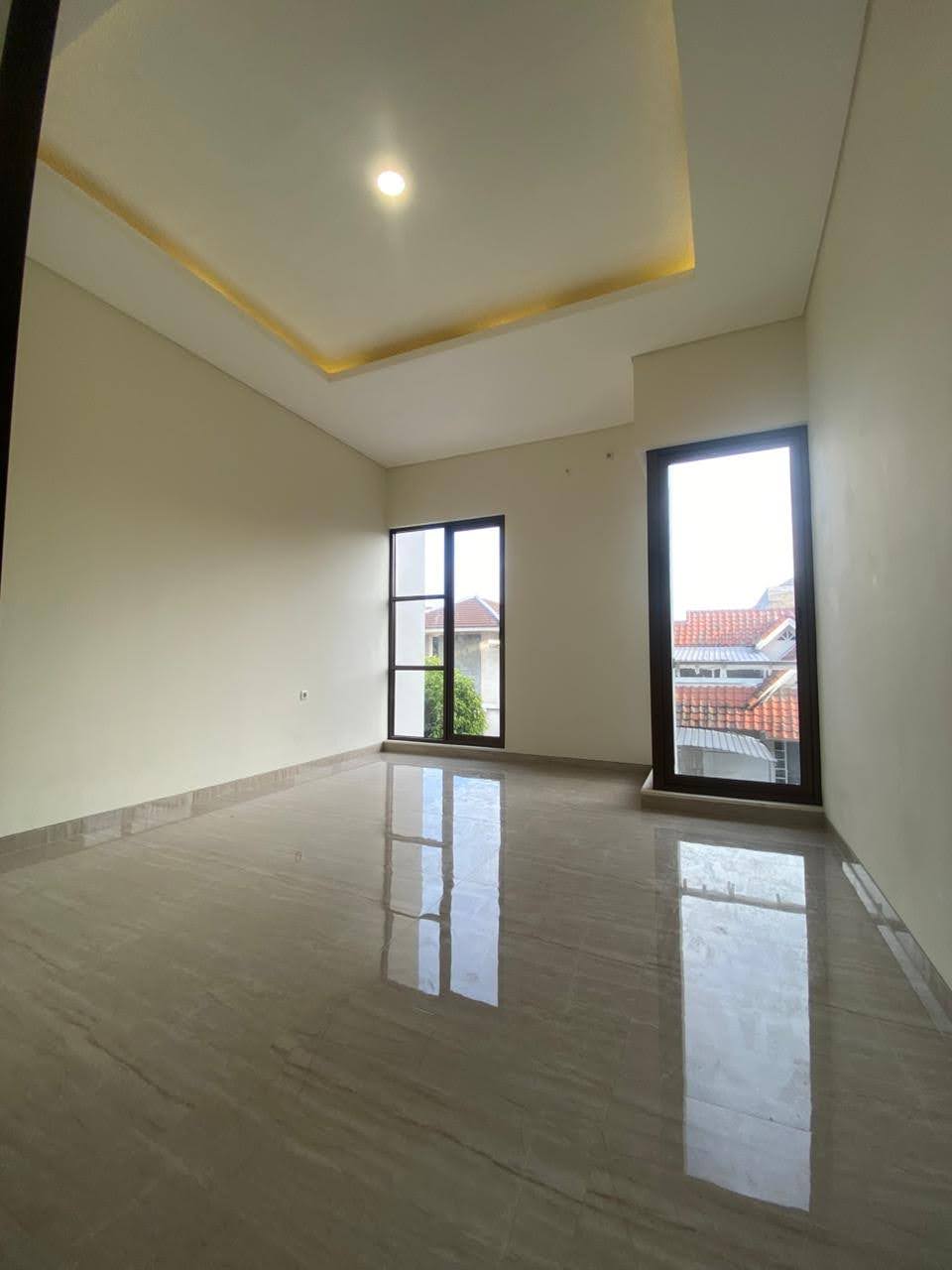 DIJUAL RUMAH INTERNATIONAL VILLAGE CITRALAND UTAMA