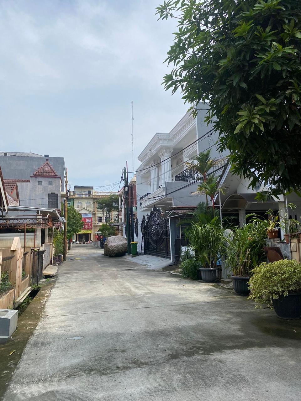 Dijual rumah komplek di Grand Galaxy, Jaka Setia, Bekasi Selatan