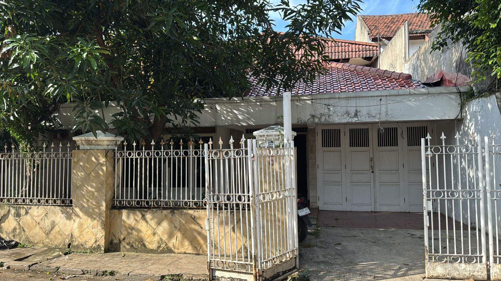 Dijual rumah strategis di Mampang Prapatan, Jakarta Selatan