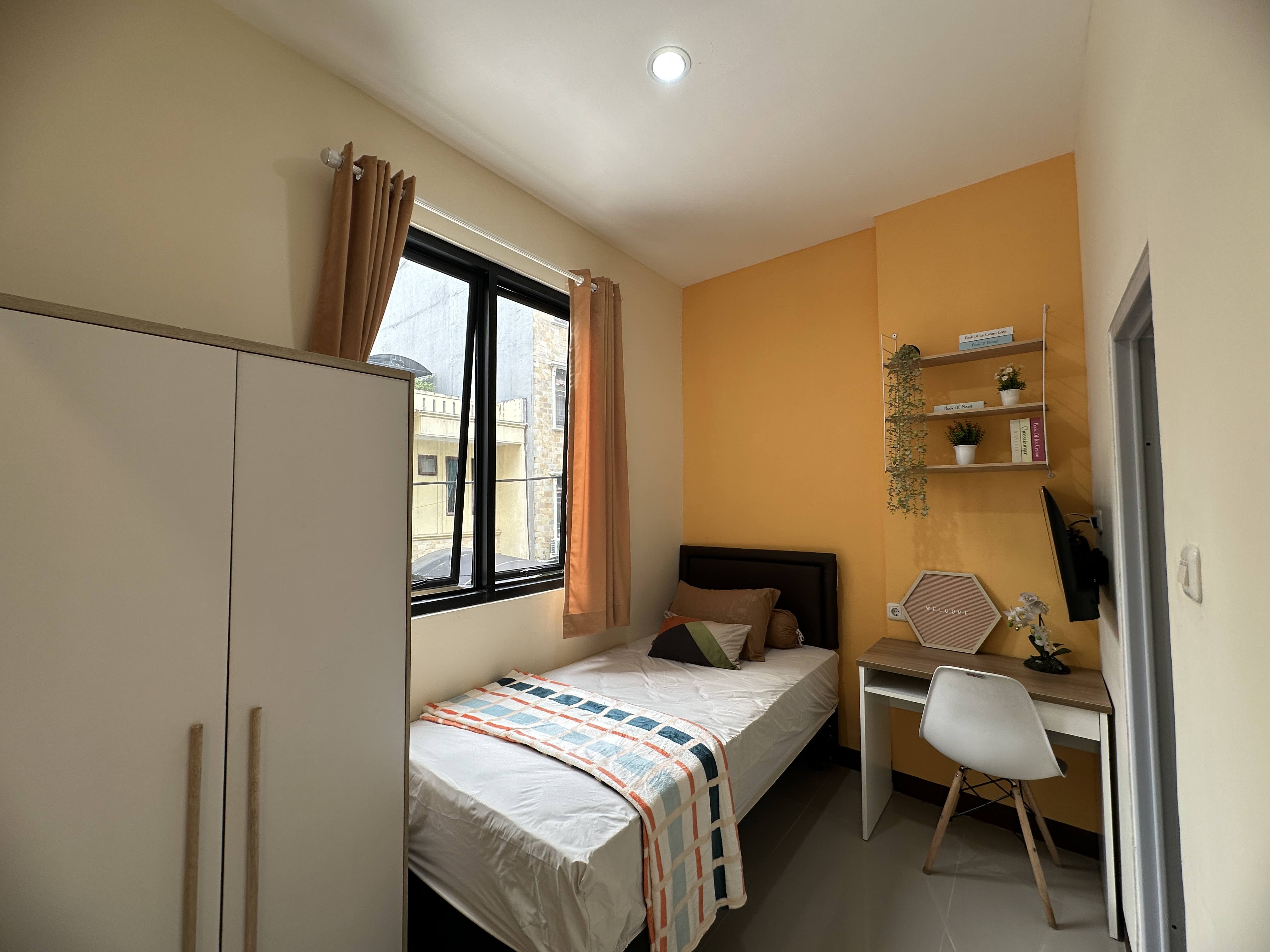 Dijual Rumah Kost Jalan KH Moh. Mansyur, Tambora, Jakarta Barat