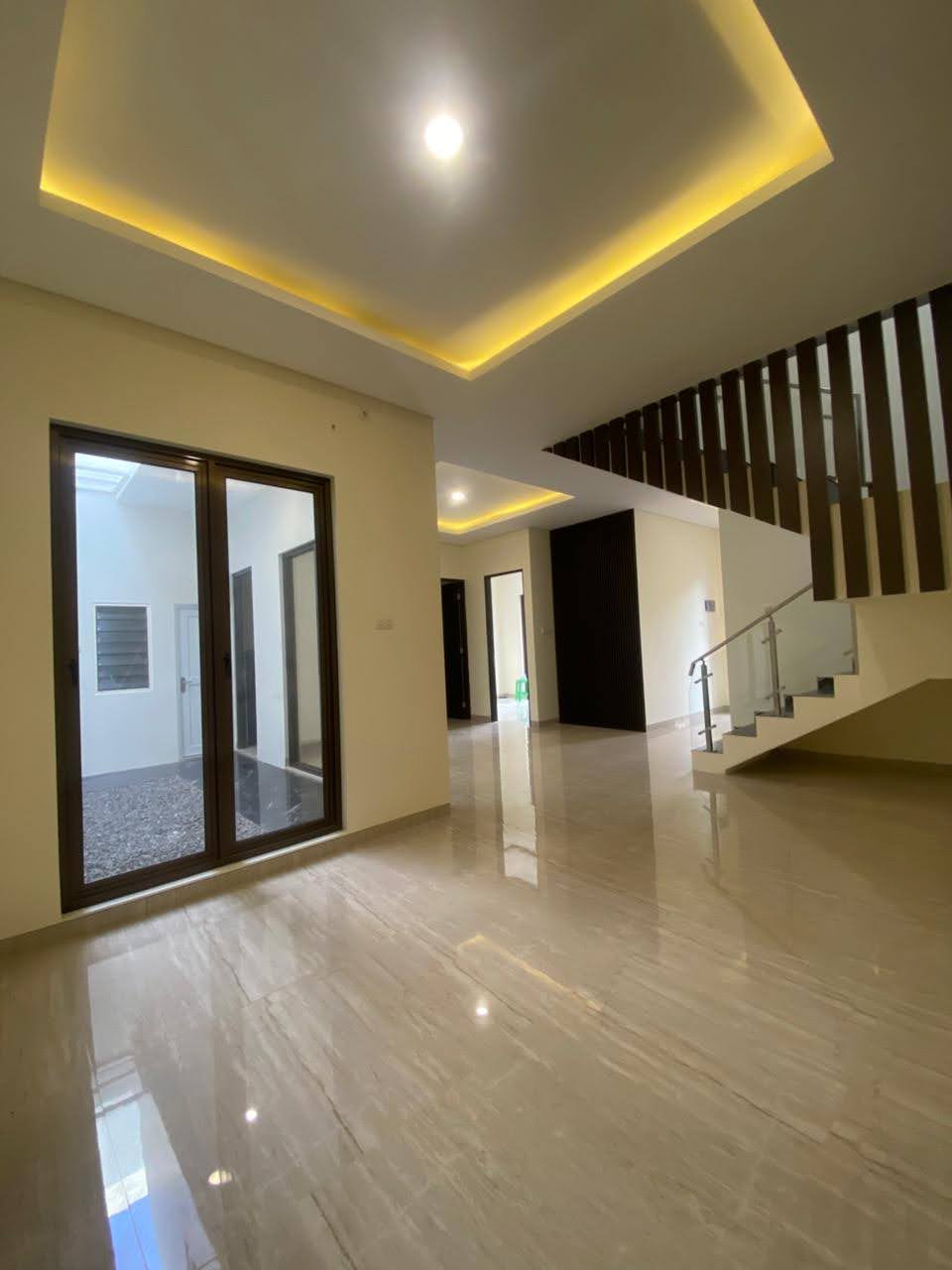 DIJUAL RUMAH INTERNATIONAL VILLAGE CITRALAND UTAMA