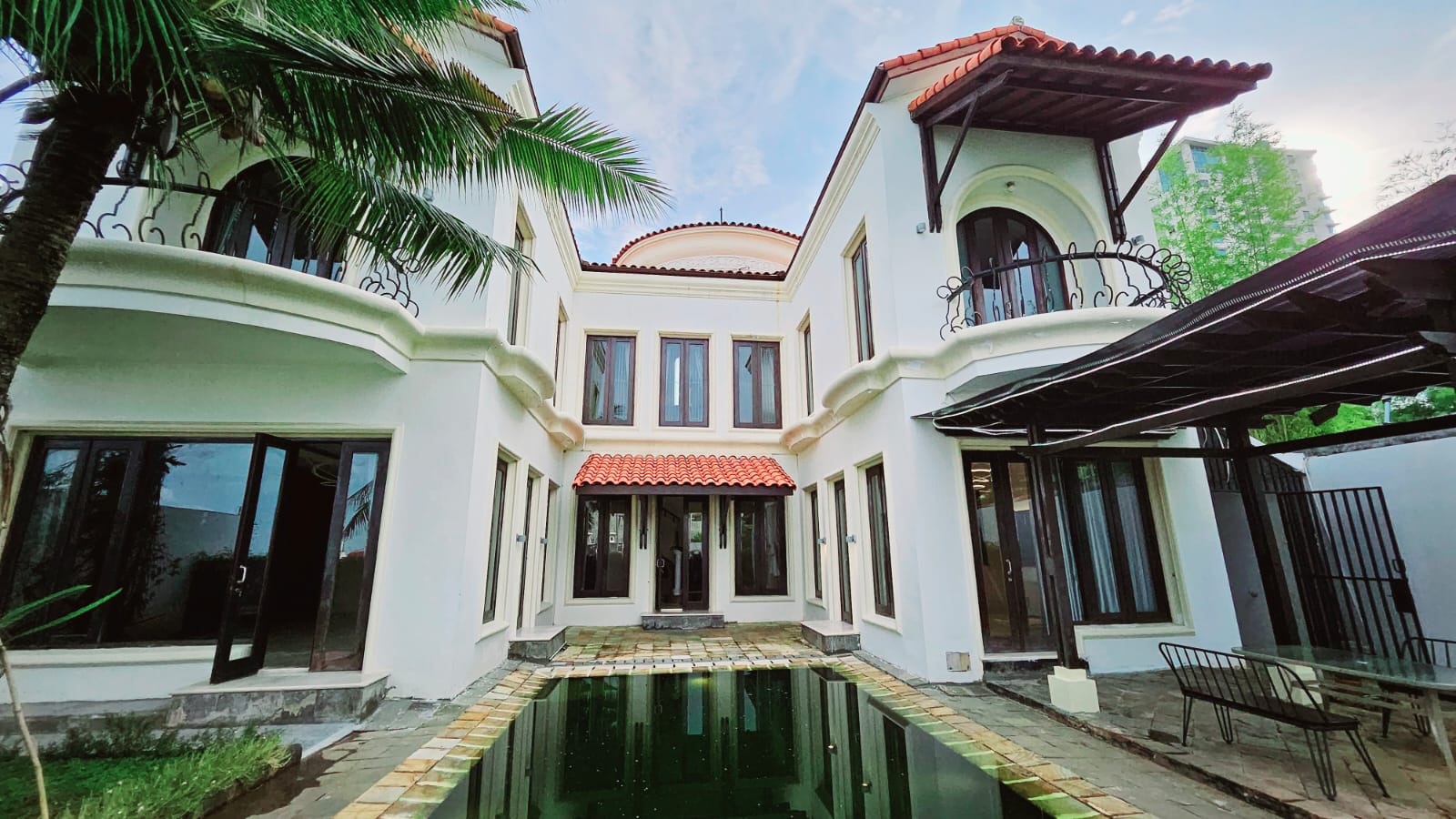 Dijual/Disewa rumah bisa parkir yatch pribadi di Pantai Mutiara