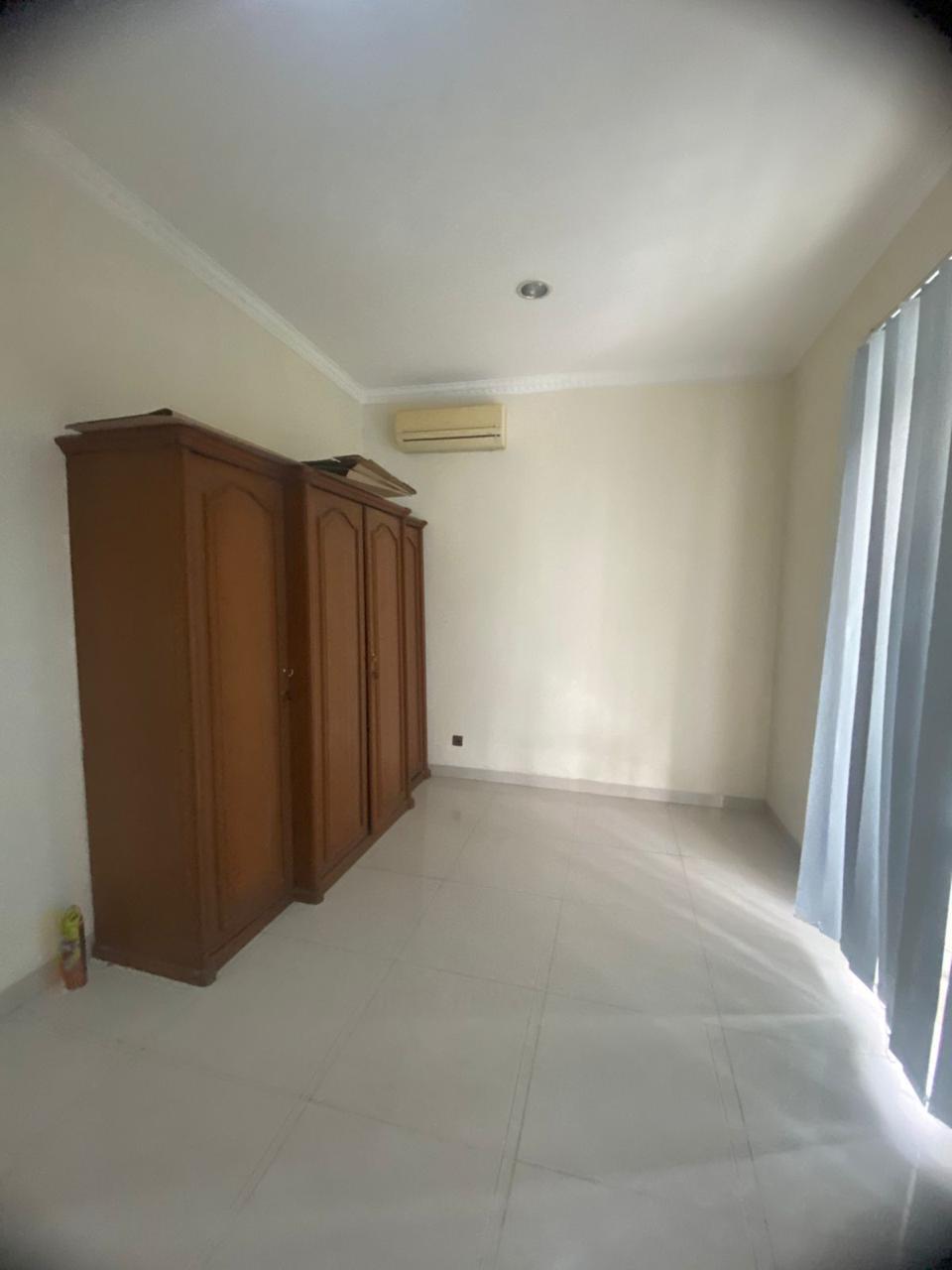 Disewa rumah siaphuni megah mewah di Janur Elok 9 Jakarta Utara