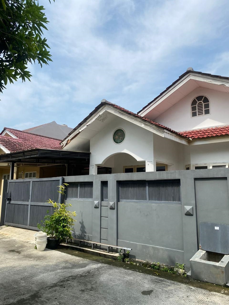 Dijual rumah komplek di Grand Galaxy, Jaka Setia, Bekasi Selatan