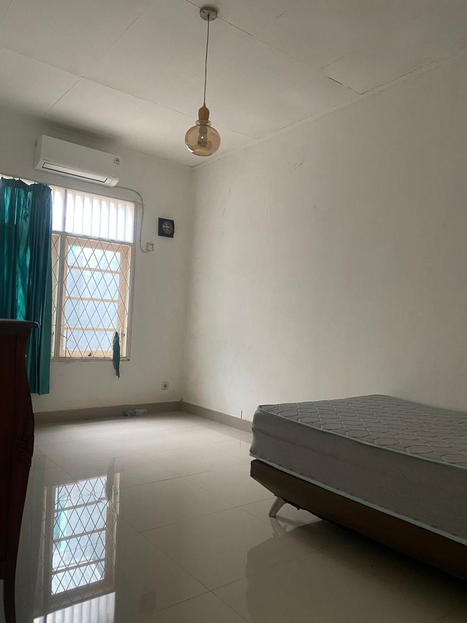 Dijual rumah komplek di Grand Galaxy, Jaka Setia, Bekasi Selatan