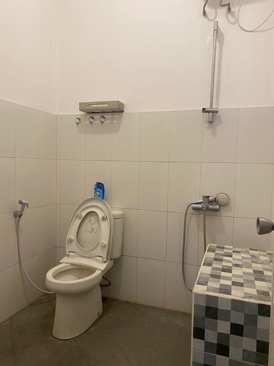Dijual rumah komplek di Grand Galaxy, Jaka Setia, Bekasi Selatan