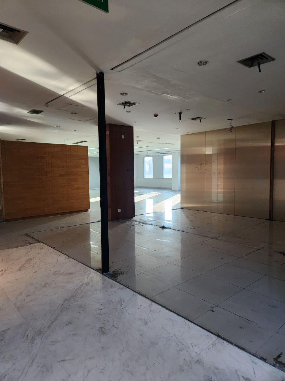 Dijual  Gedung di Kuningan Barat, Mampang Prapatan, Jakarta