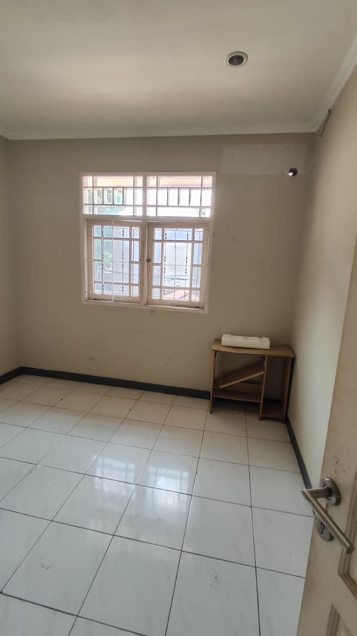 Dijual Rumah strategis pinggir jalan utama di Cilandak Barat