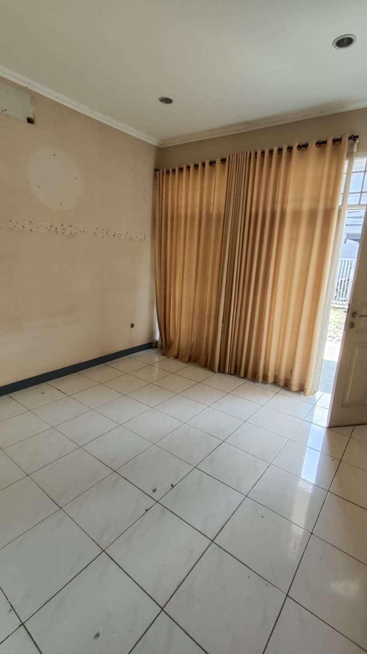 Dijual Rumah strategis pinggir jalan utama di Cilandak Barat