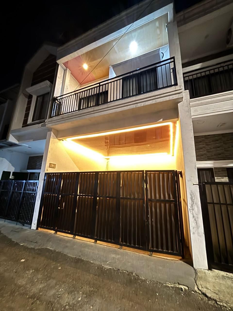 Dijual rumah minimalis modern accessible, Jakgakarsa, JakSel