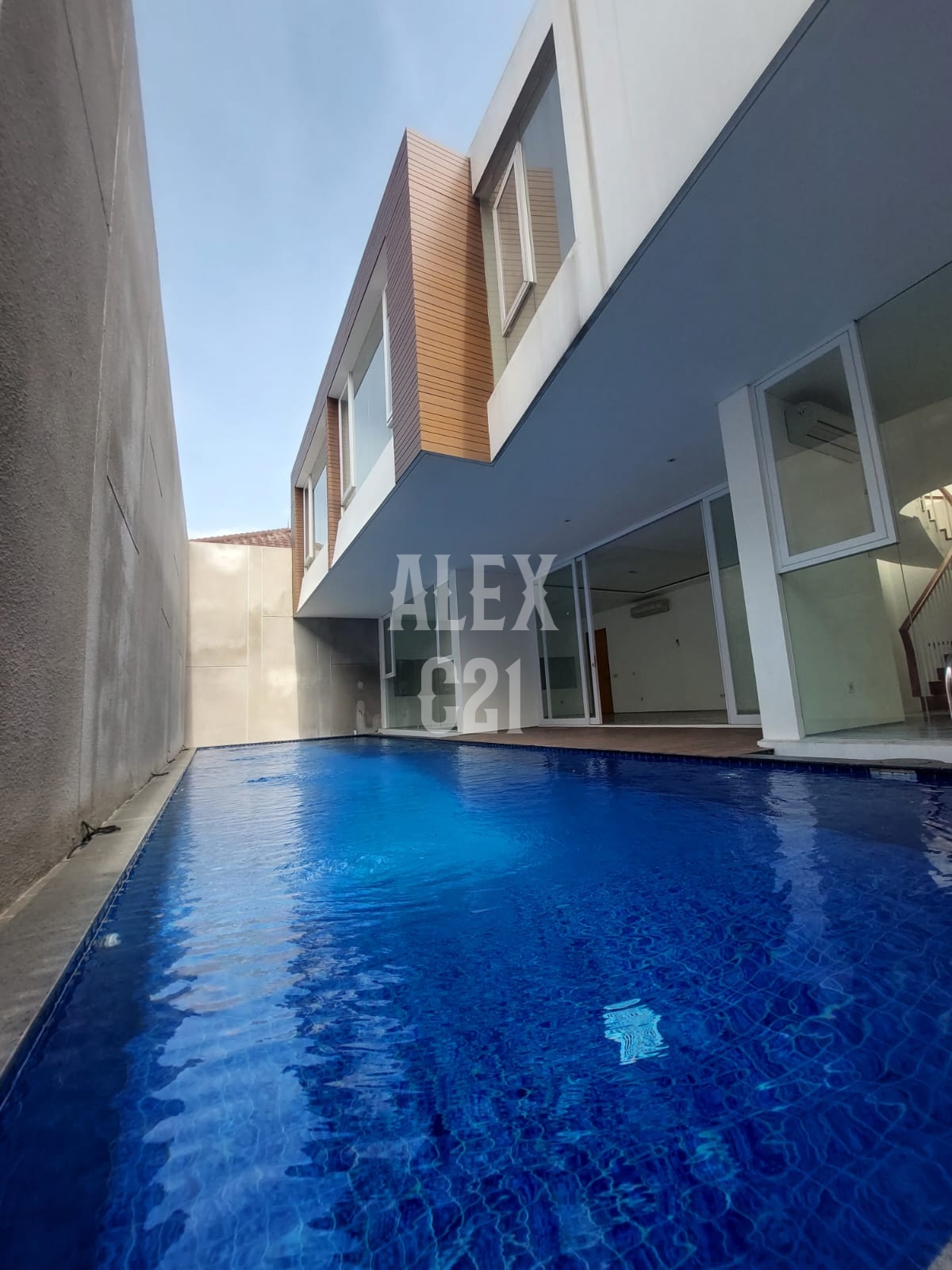 For sale rumah baru Modern di Pondok Indah, Jakarta Selatan.