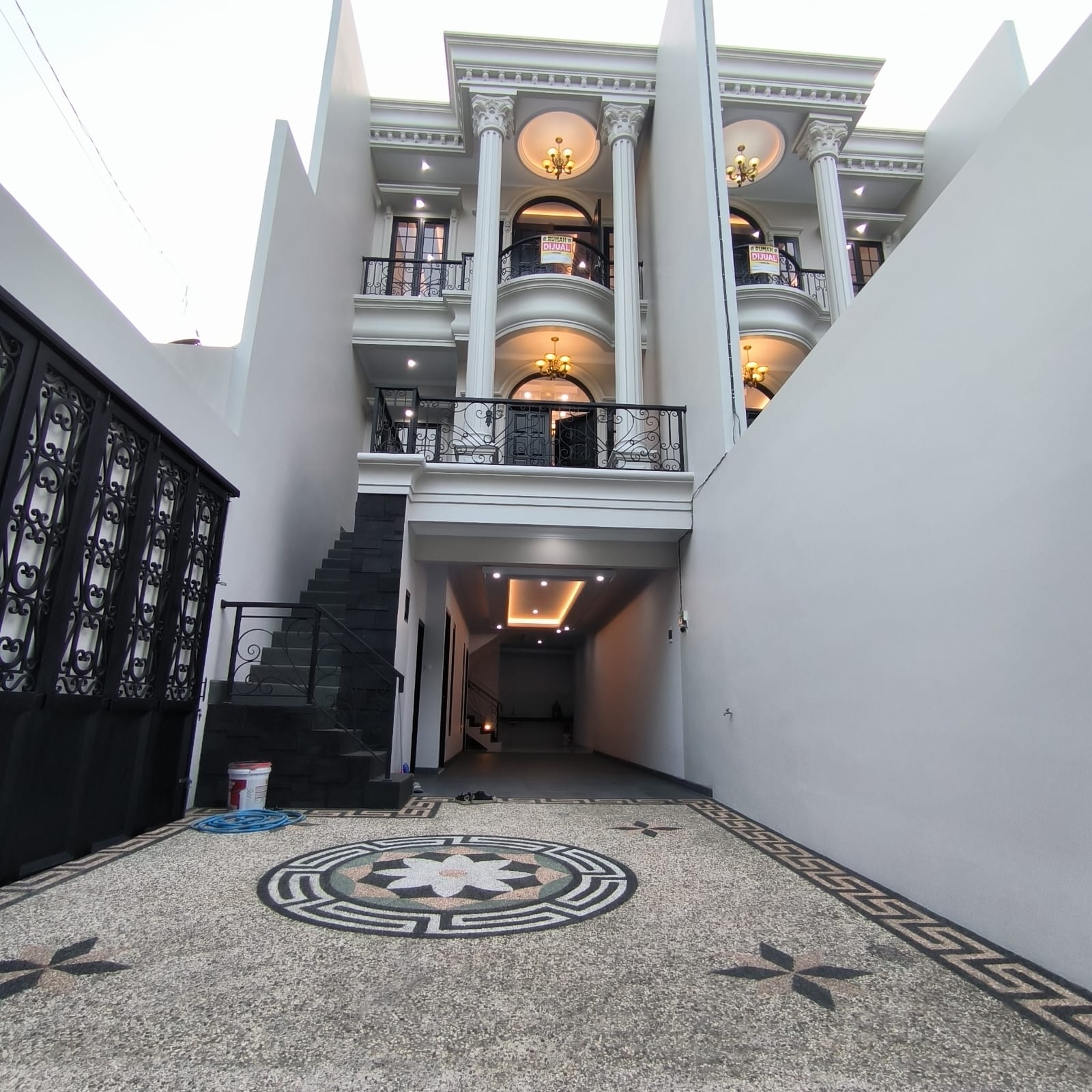 Dijual Rumah Dekat Mall Pejaten Village Pejaten Barat JakSel