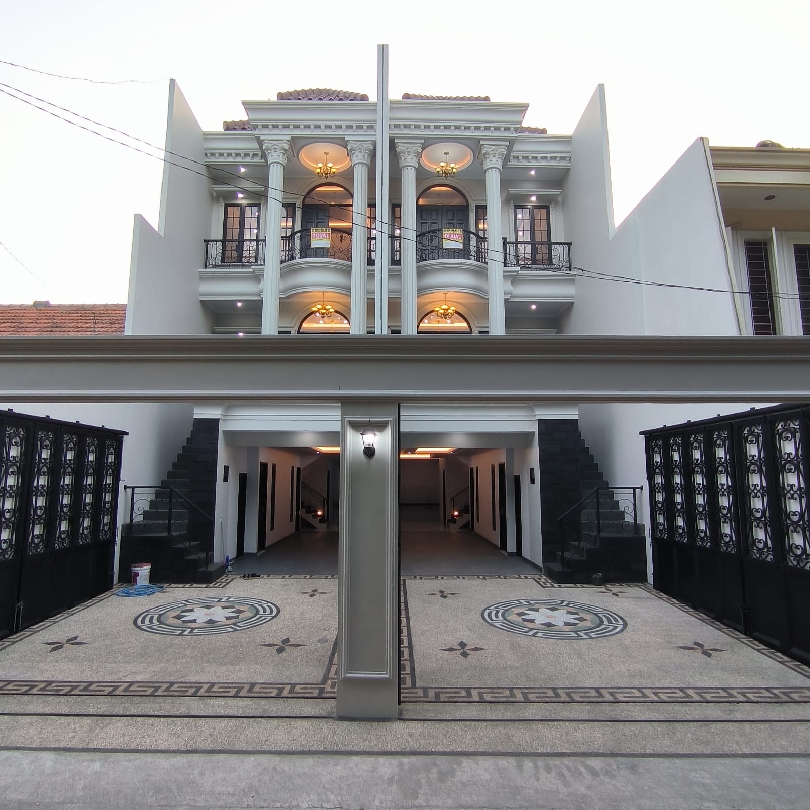 Dijual Rumah Dekat Mall Pejaten Village Pejaten Barat Jakarta
