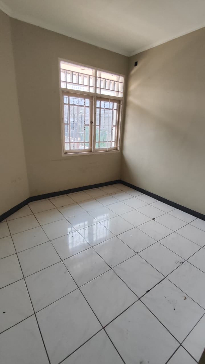 Dijual Rumah strategis pinggir jalan utama di Cilandak Barat