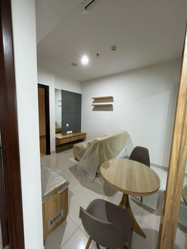 Disewa apartemen The Kensington Royal Suites 1BR furnished