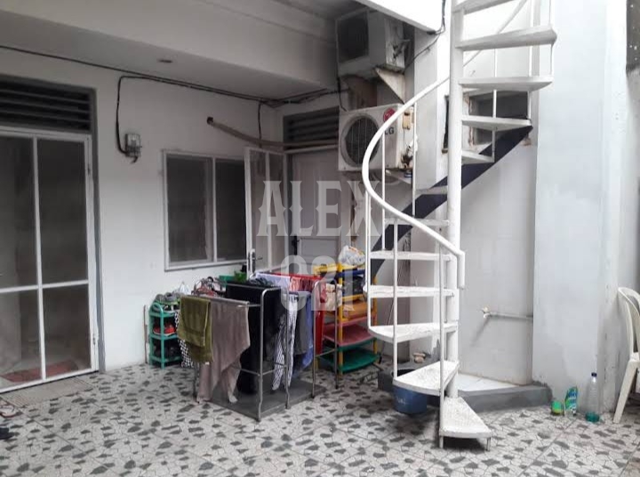 Dijual Rumah Kost Putri BU di Senen, Jakarta Pusat