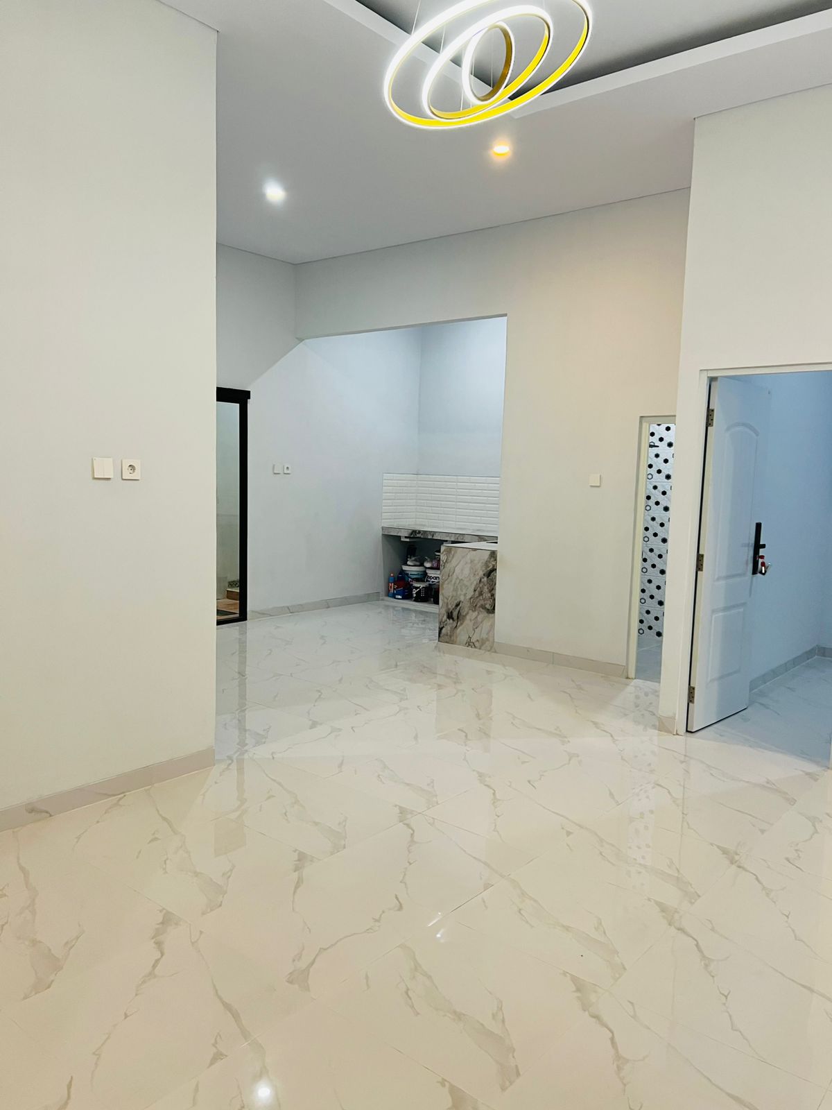 Dijual Rumah Baru Asri Sirkulasi Baik di Kota Harapan Indah