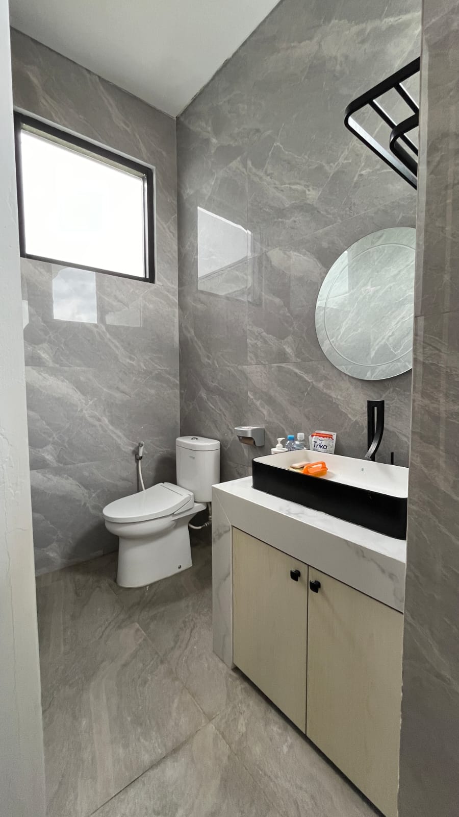 Rumah modern minimalis 3 lantai dekat POLBAN Ciwaruga Parongpong