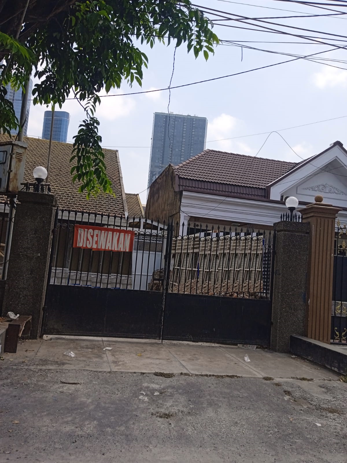 rumah disewakan tegalsari surabaya