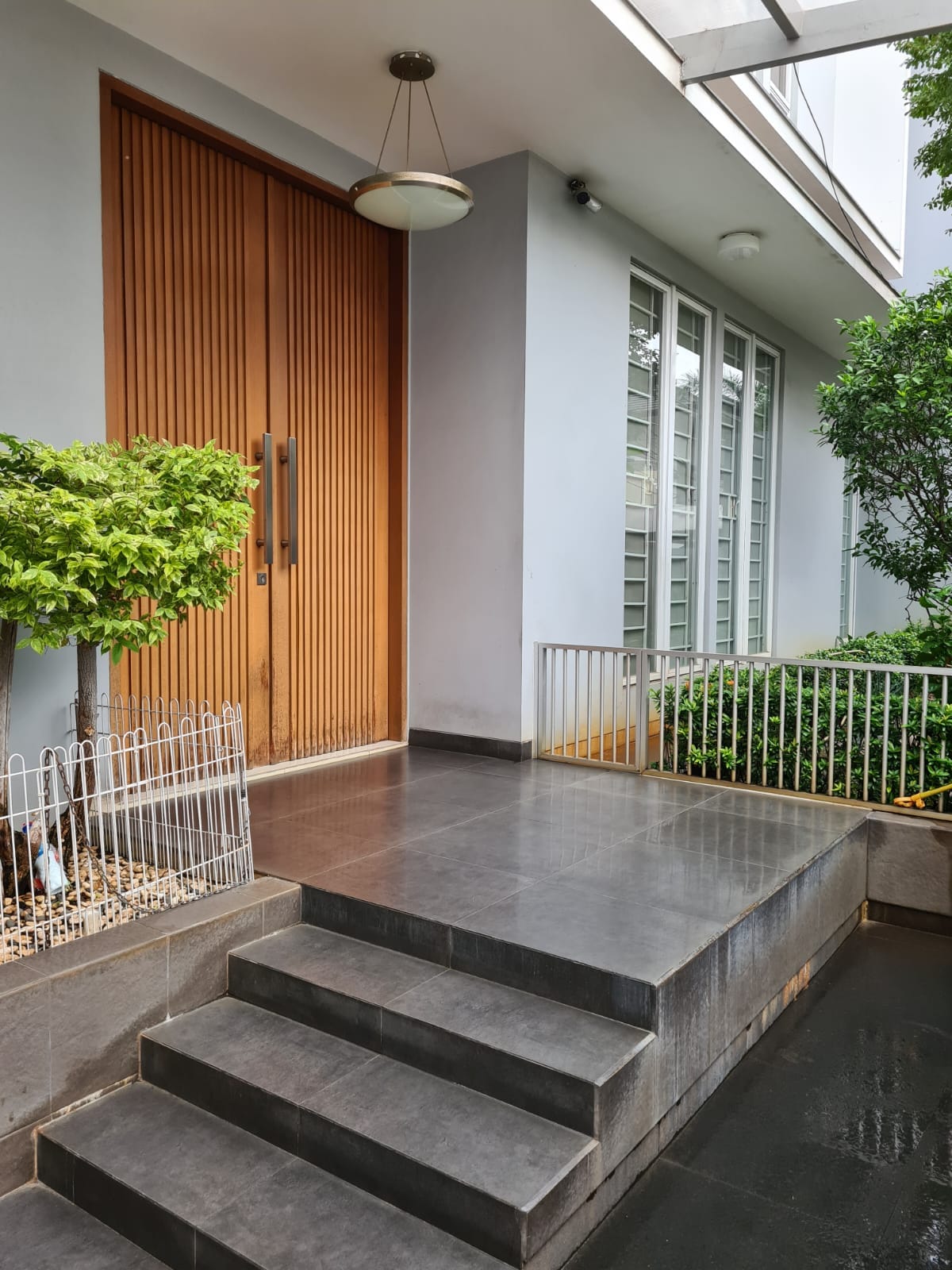 Jual rumah cantik minimalis semi furnish di Cempaka Putih Timur