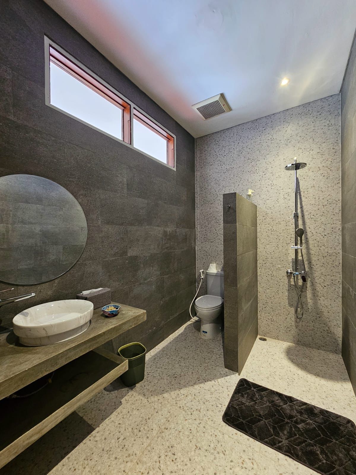 Sewa rumah mewah dalam Komplek di Pejaten Barat, Pasar Minggu