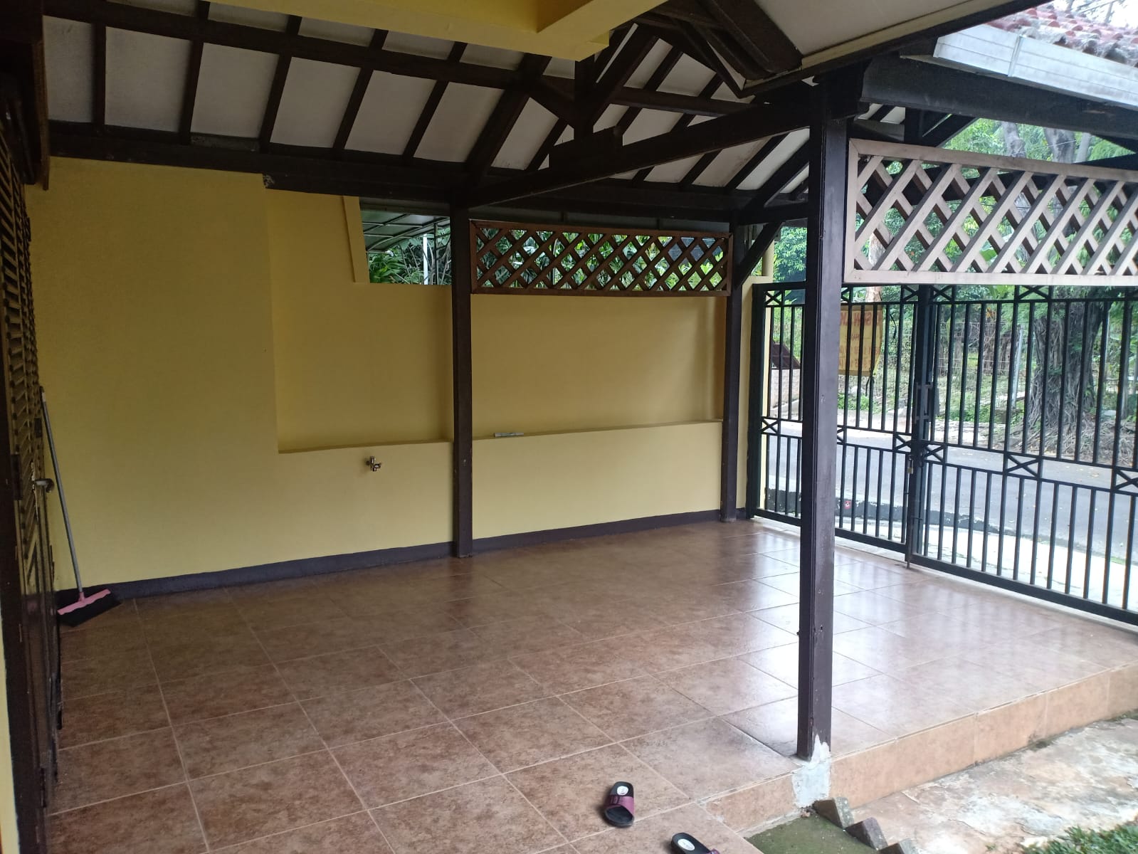 Jual rumah cantik di Cipinang Indah, Pondok Bambu, Duren Sawit