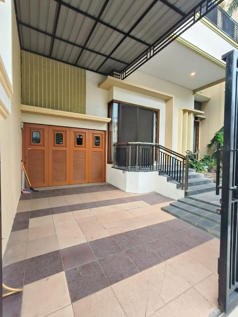 Jual Rumah Jl. DHARMAHUSADA MAS Surabaya*