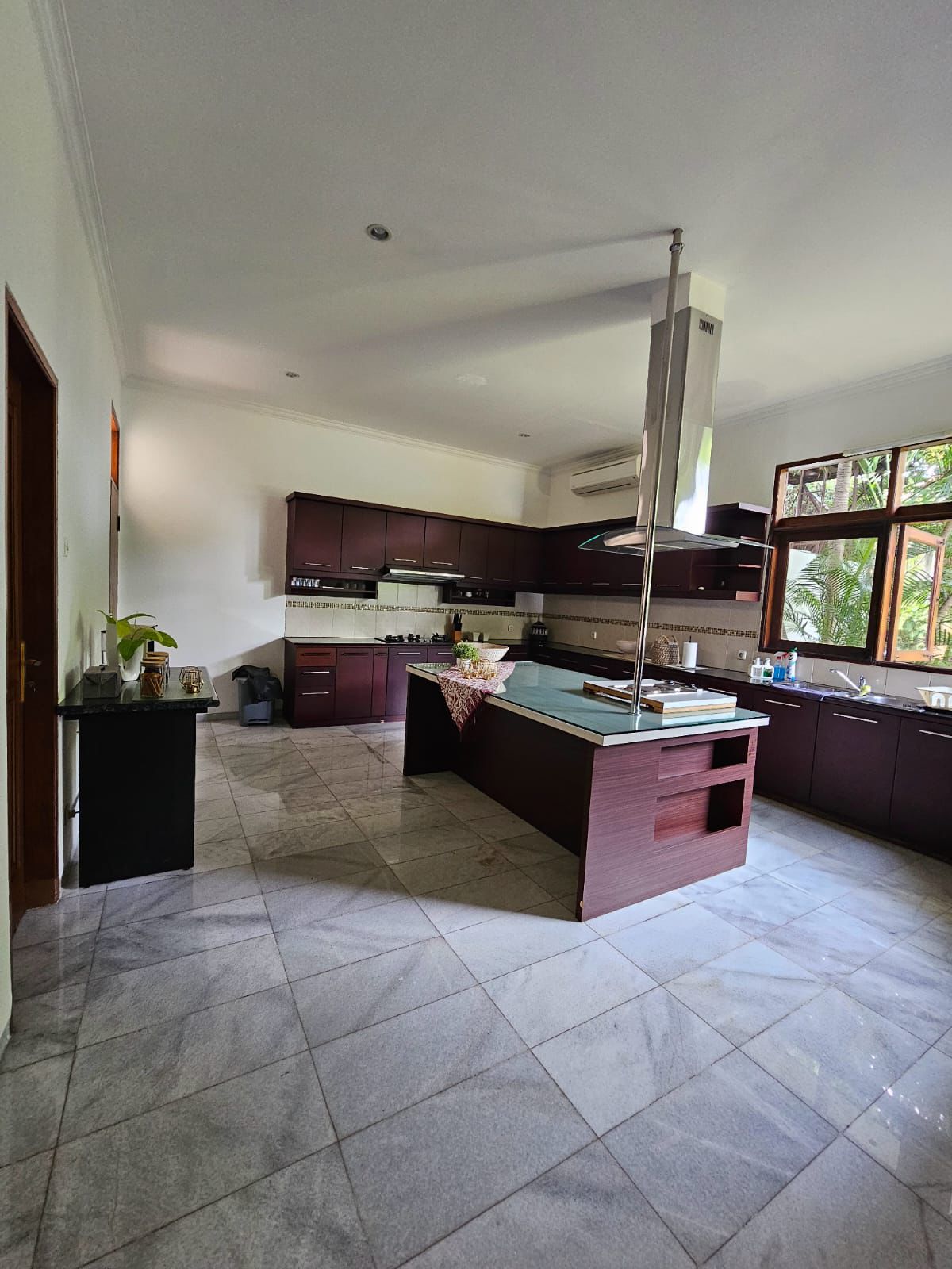 Sewa rumah mewah dalam Komplek di Pejaten Barat, Pasar Minggu