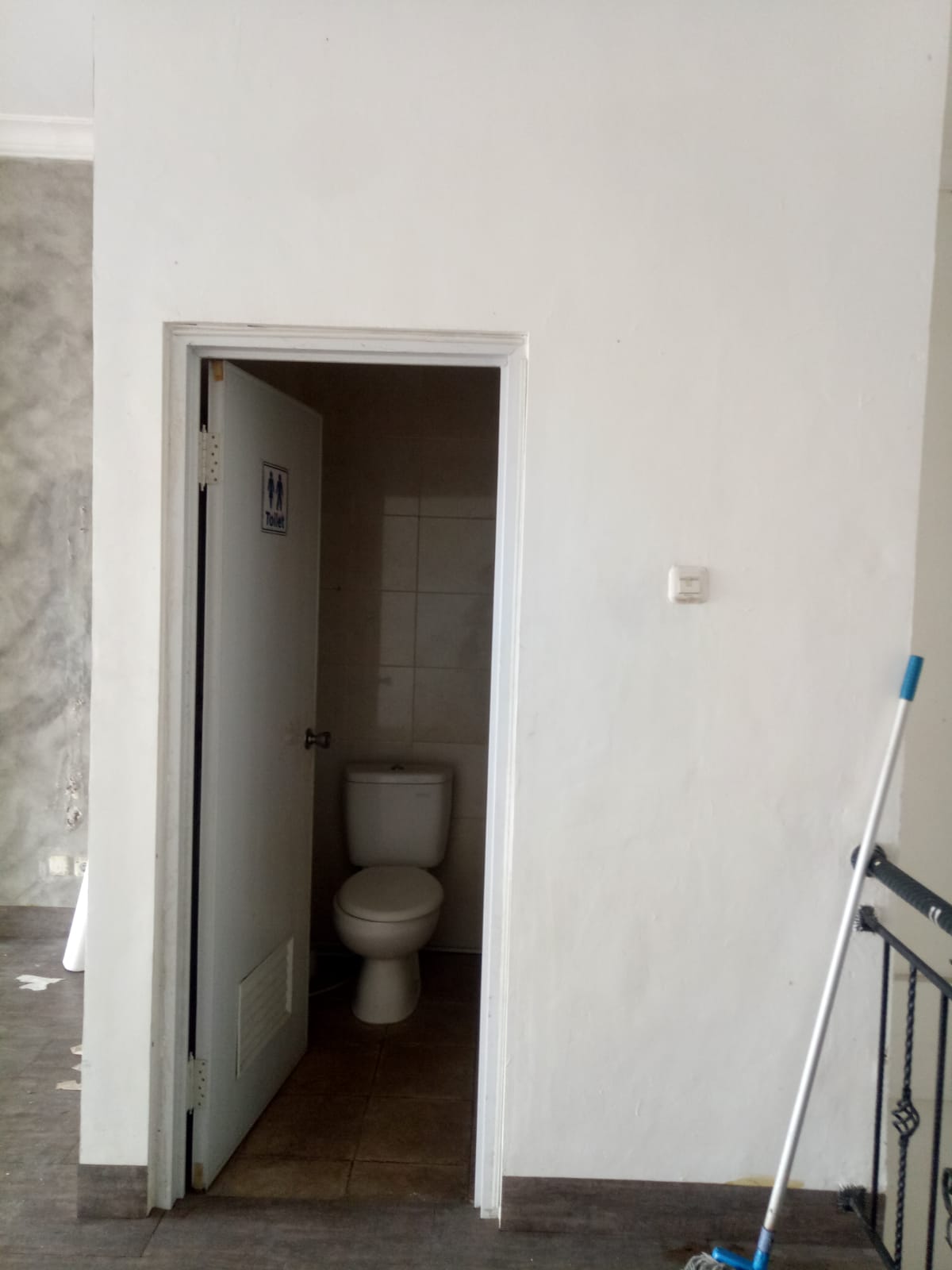 Jual/sewa ruko 4 lantai di Pejaten Timur, Pasar Minggu, Jakarta