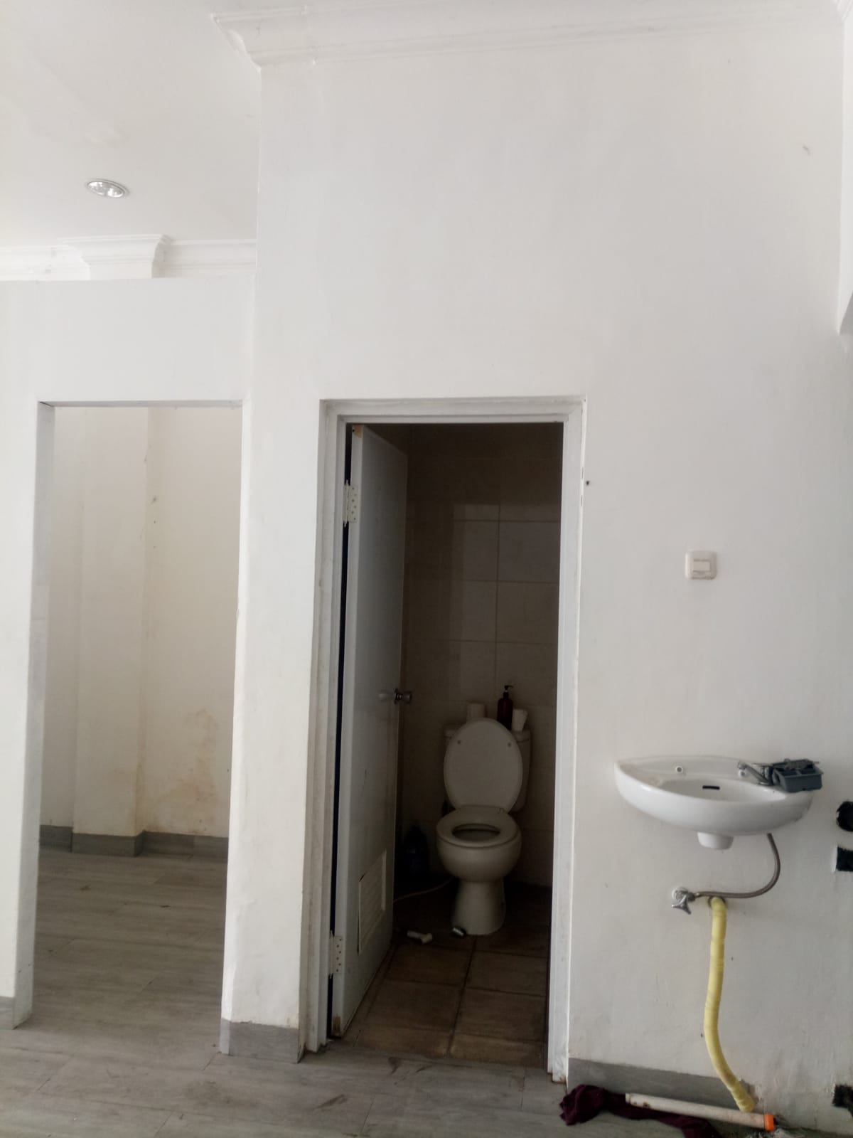 Jual/sewa ruko 4 lantai di Pejaten Timur, Pasar Minggu, Jakarta