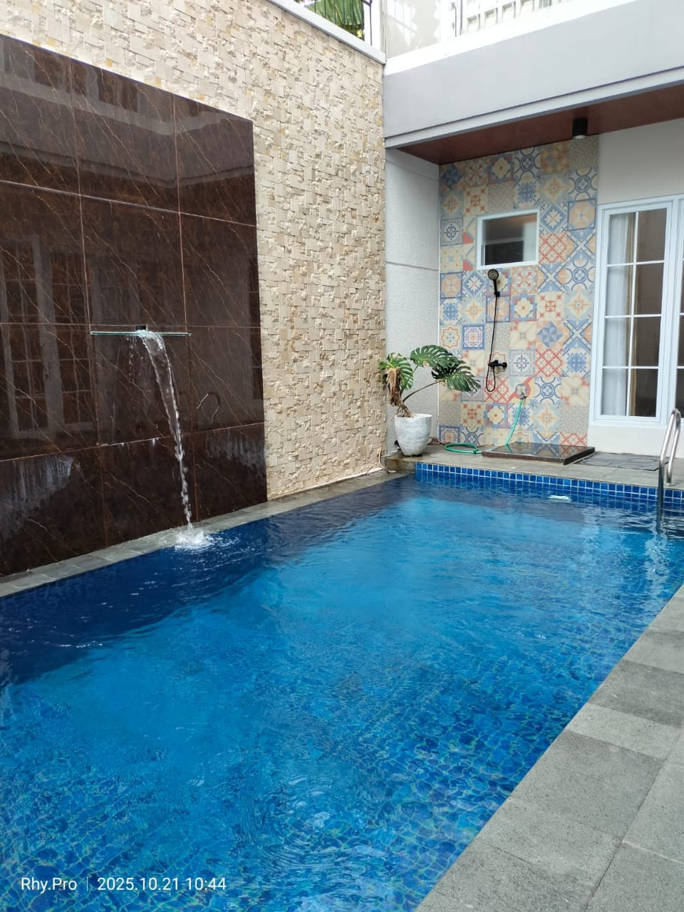 Rumah Mewah Full Furnish Privat Pool dekat SCH Mall