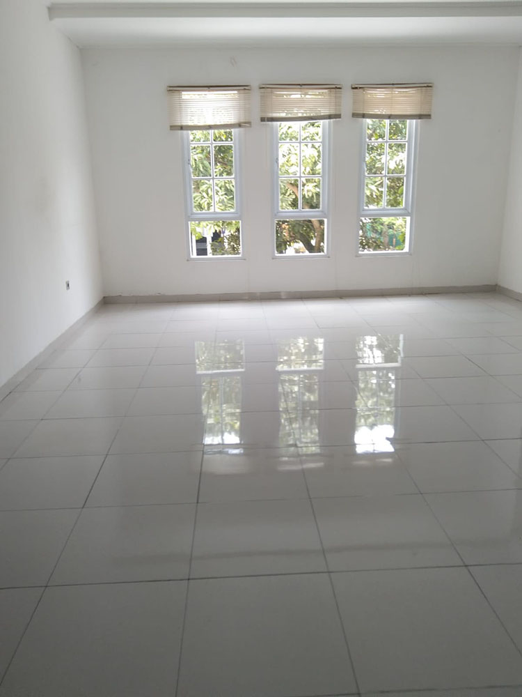 Ruko Dua Lantai Super Strategis di Jl. Arcamanik Endah Bandung