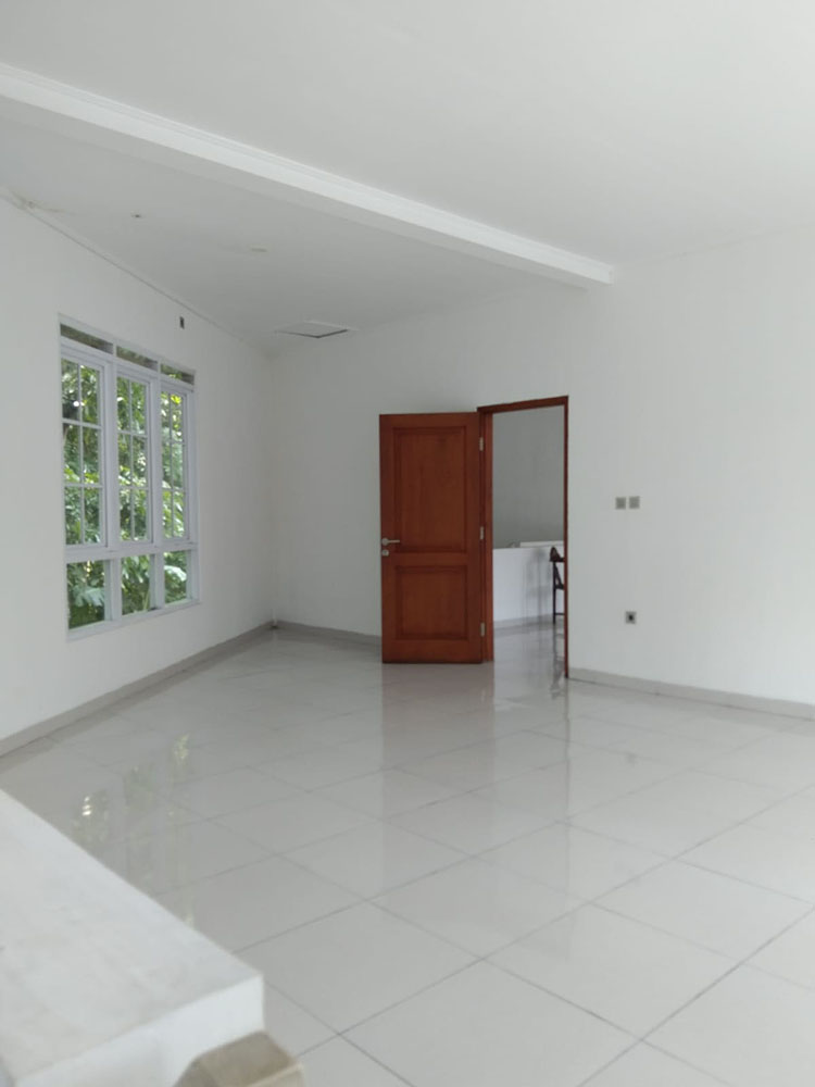 Ruko Dua Lantai Super Strategis di Jl. Arcamanik Endah Bandung