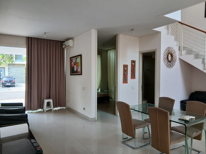 Disewakan Rumah Furnished di Pakuwon Indah, Mansion, Surabaya