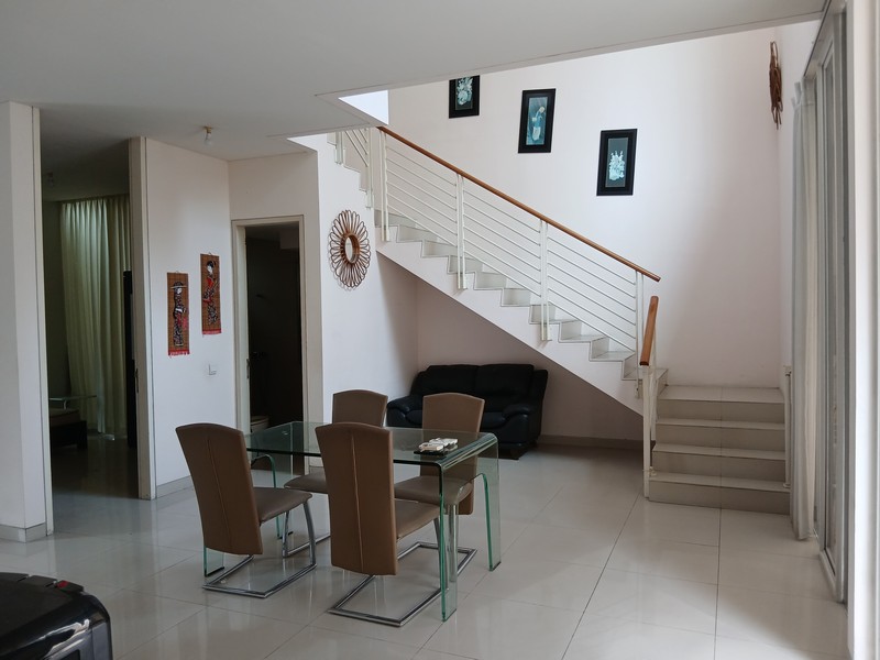 Disewakan Rumah Furnished di Pakuwon Indah, Mansion, Surabaya