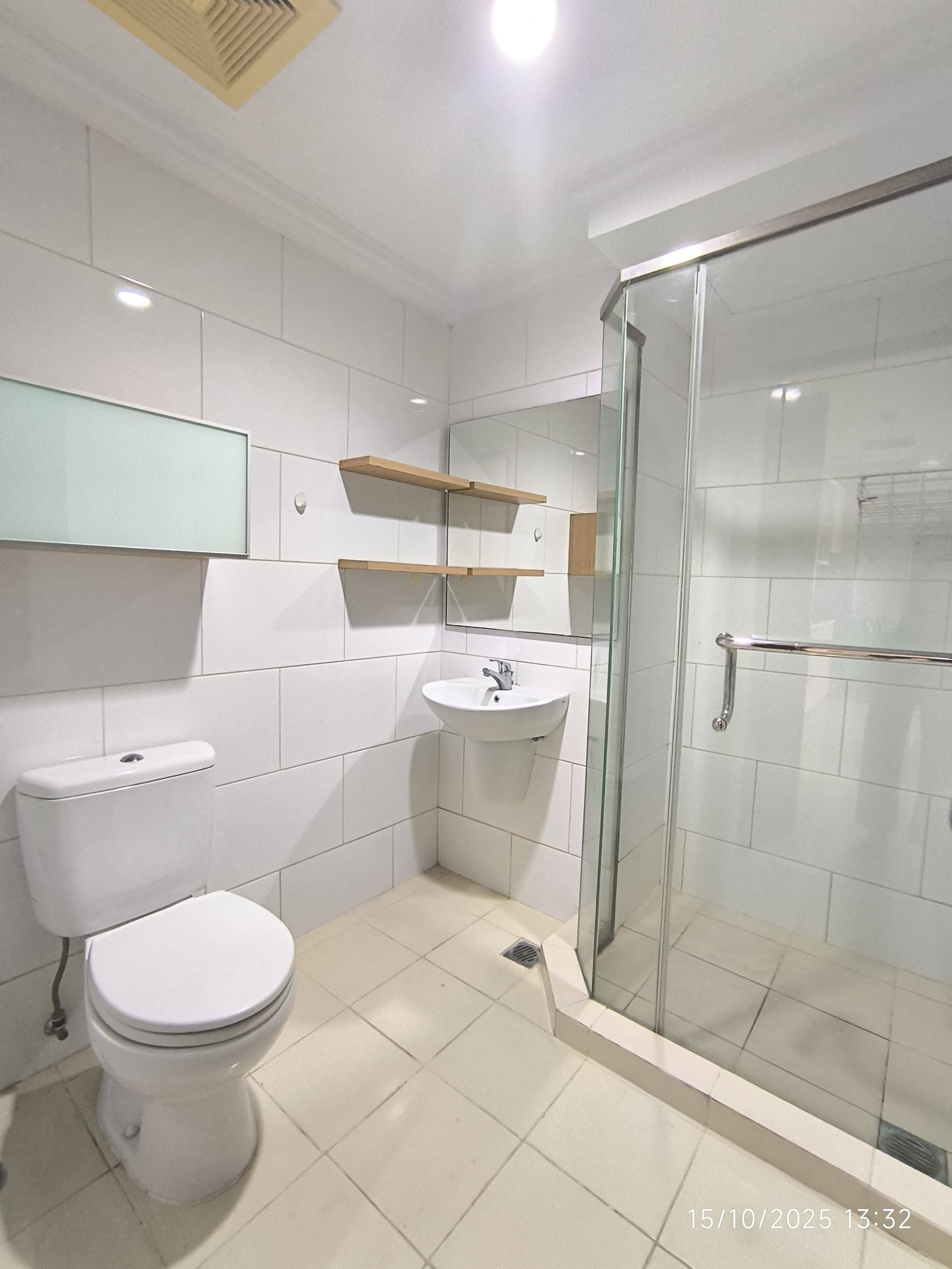 Sewa Apartemen WATERPLACE Tower A Lantai 8A Pakuwon Indah